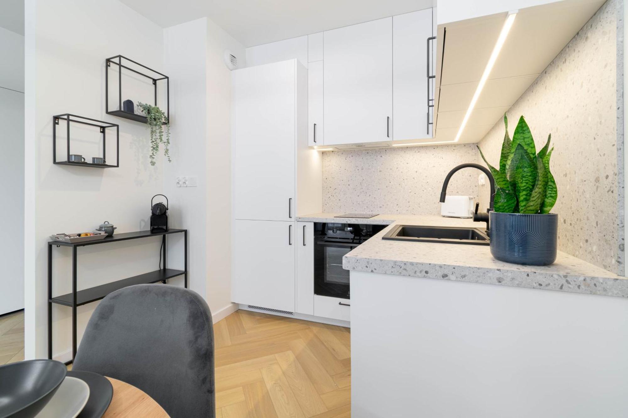 Blue Apartment Ceglana - Free Parking - Self Check-In Katowice Buitenkant foto