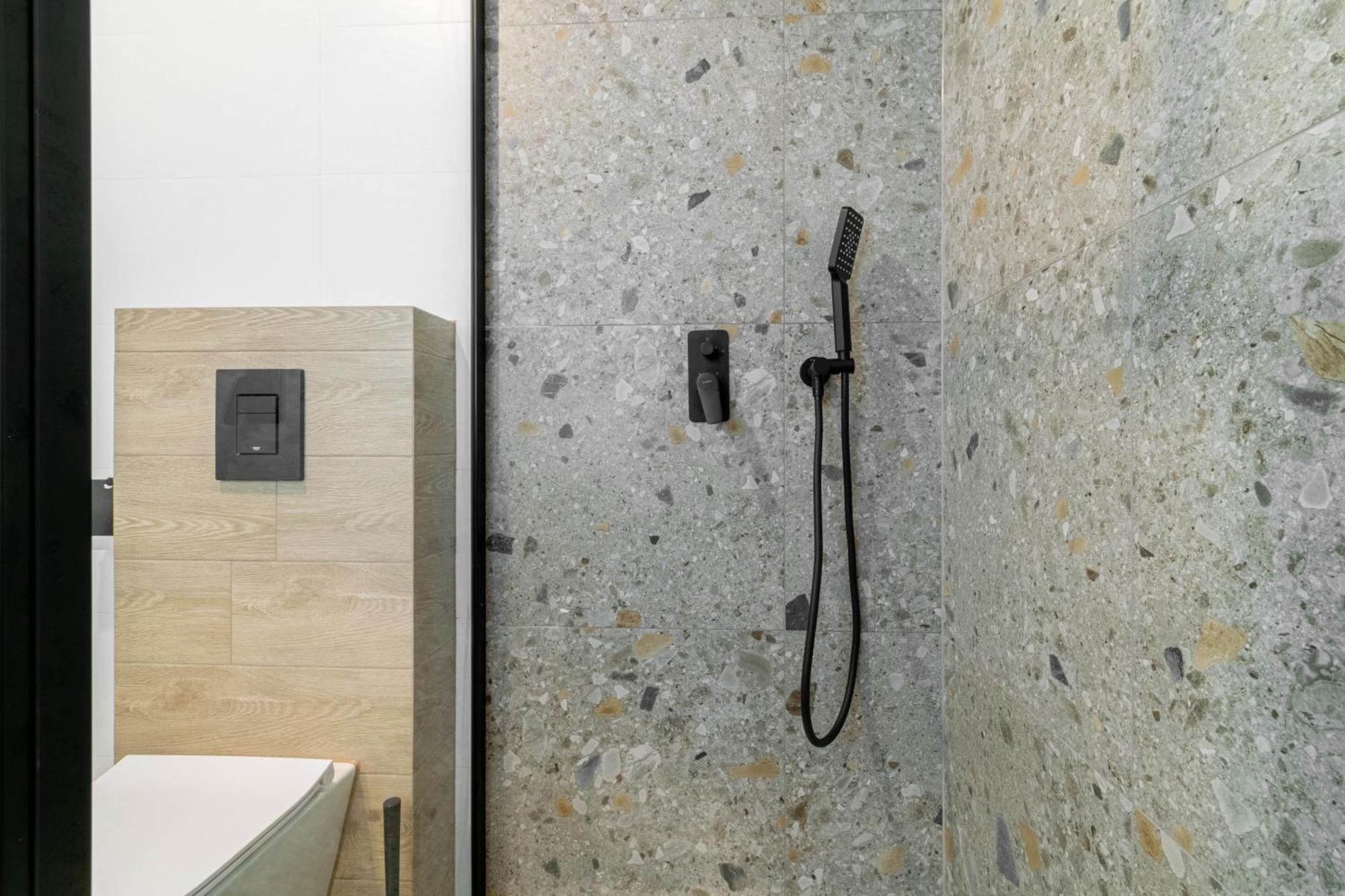 Blue Apartment Ceglana - Free Parking - Self Check-In Katowice Buitenkant foto